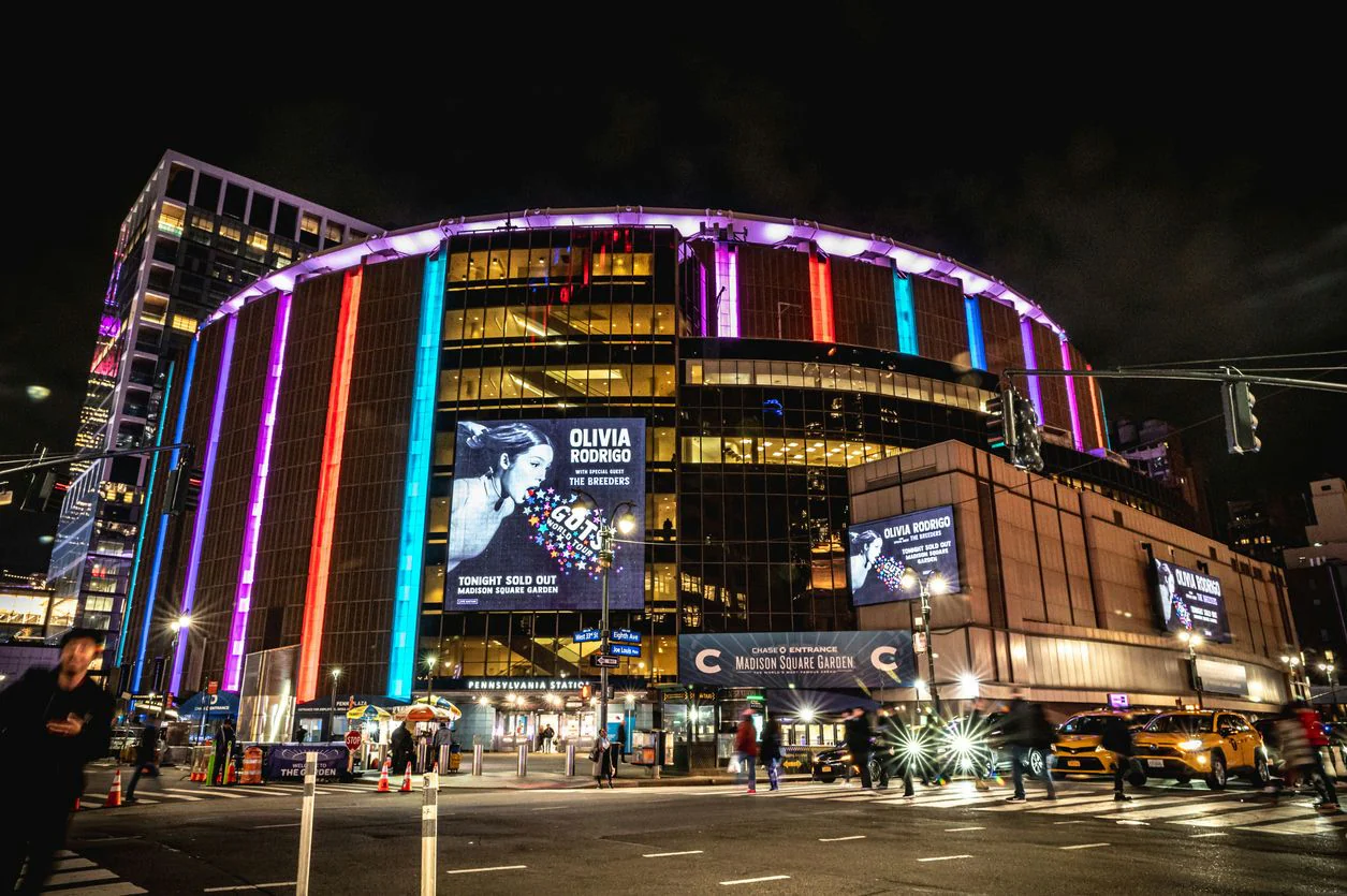 1 Night in NYC + Concert at Madison Square Garden - Image 5