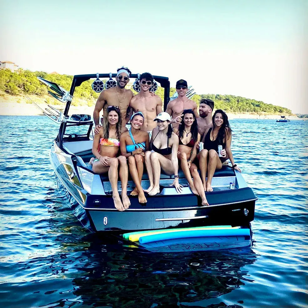 5 Hour Weekday Wake Surfing Lessons on an Axis A24 Surf Boat - Image 3