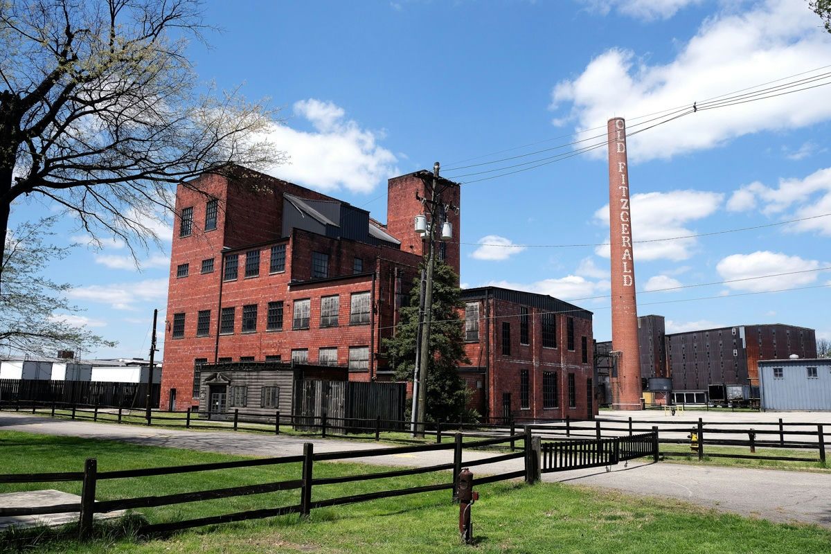 Angel's Envy, Stitzel-Weller and Kentucky Artisan Distillery Tour with Lunch - Image 3