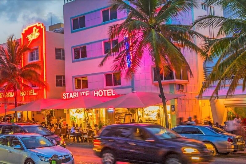 Miami Art Deco Cocktail Tour - Image 5