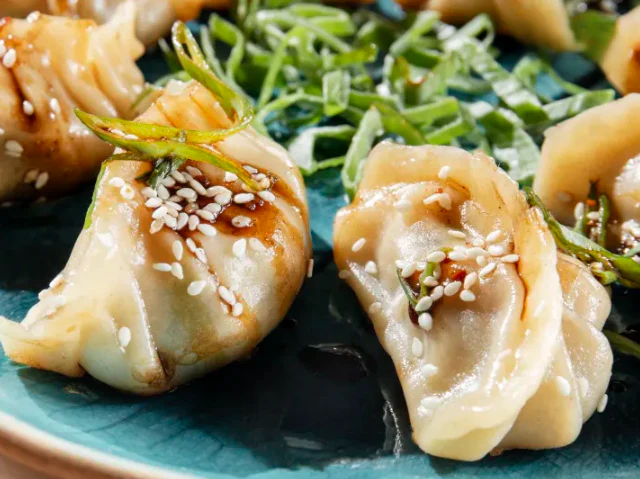 From Bites to Brews in Chinatown & Little Italy Tour