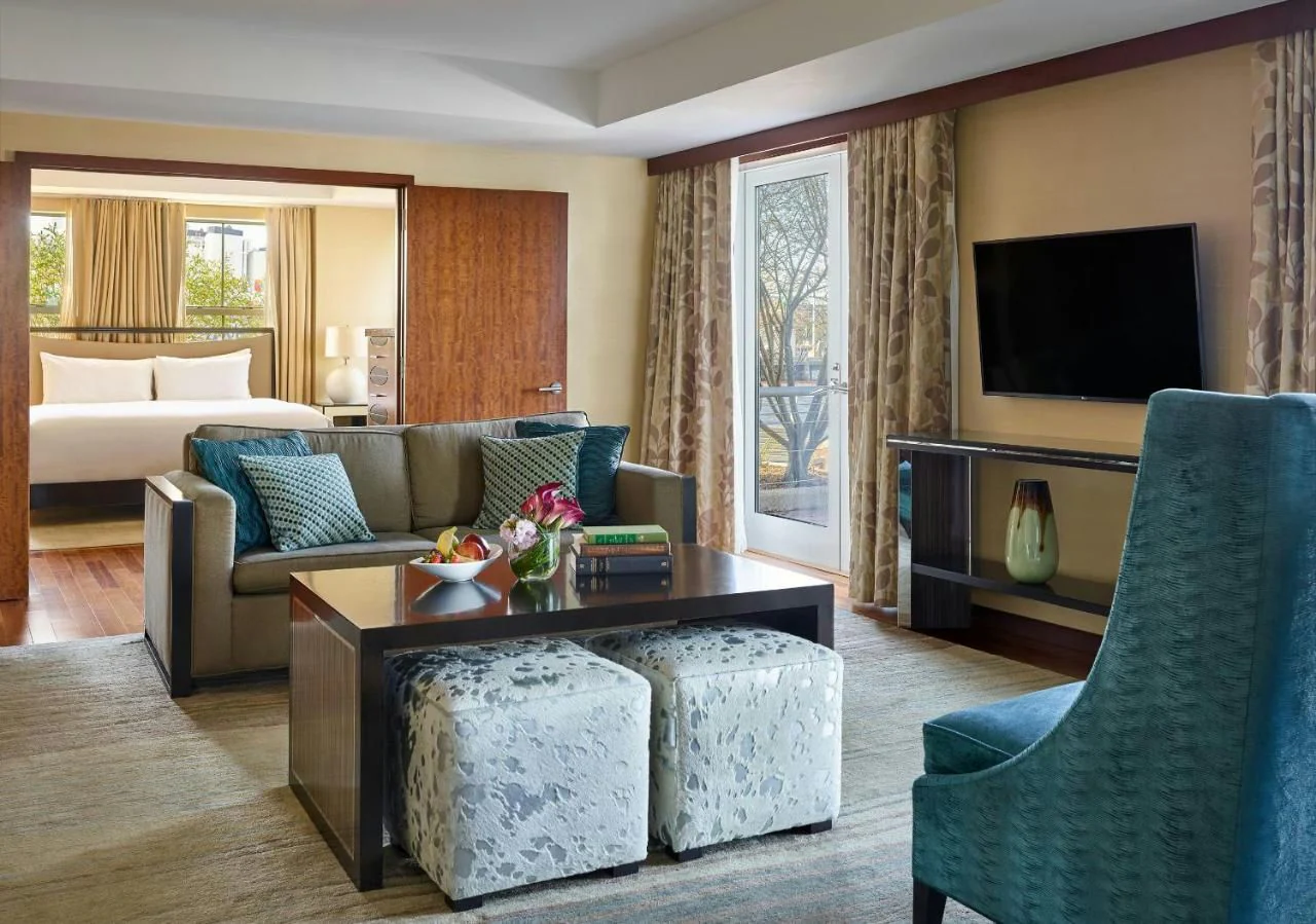 Boston Bliss: 1-Night Hotel Gift Experience - Image 7