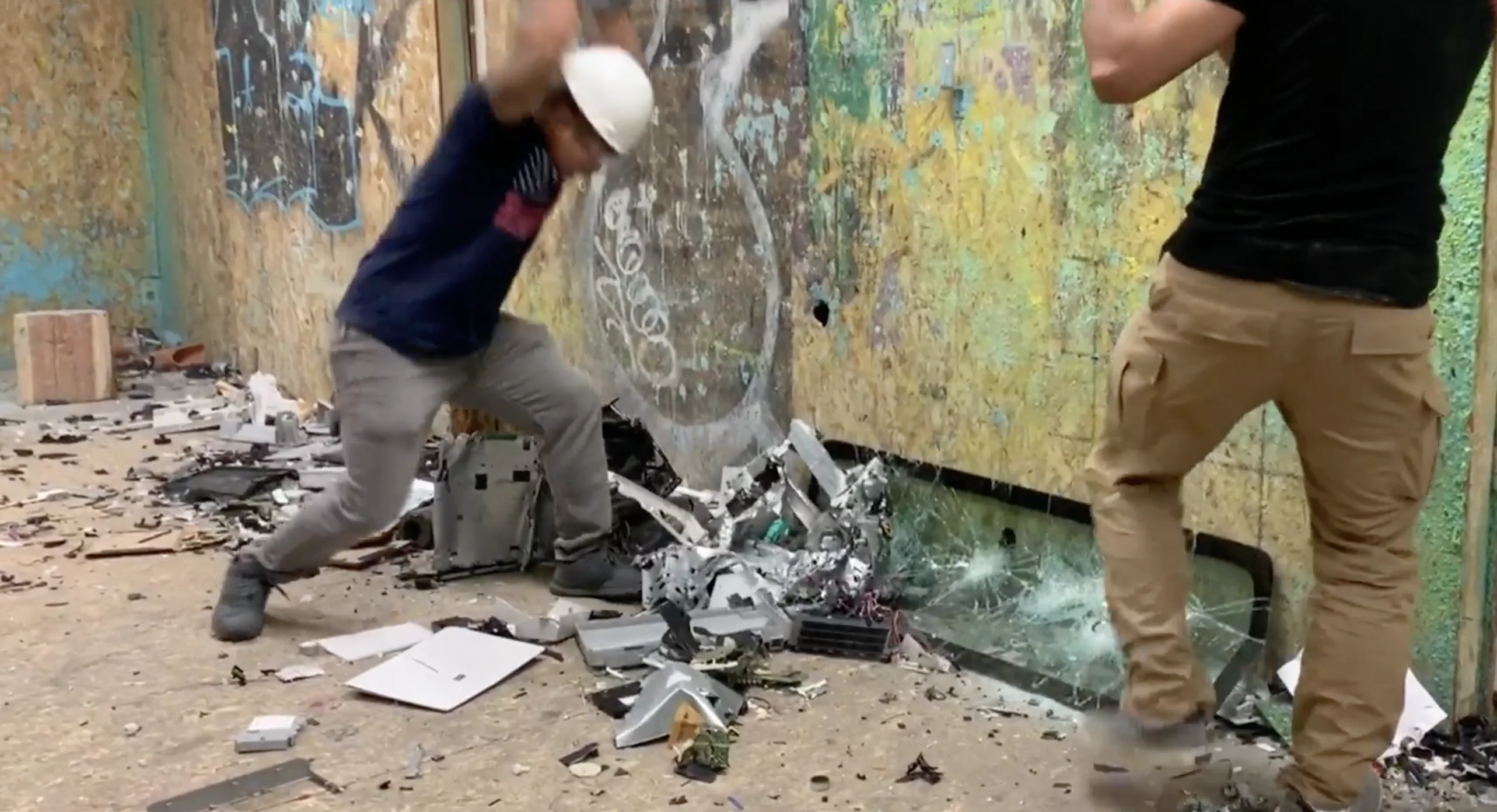 Carmichael Rage Room Experience - Image 4