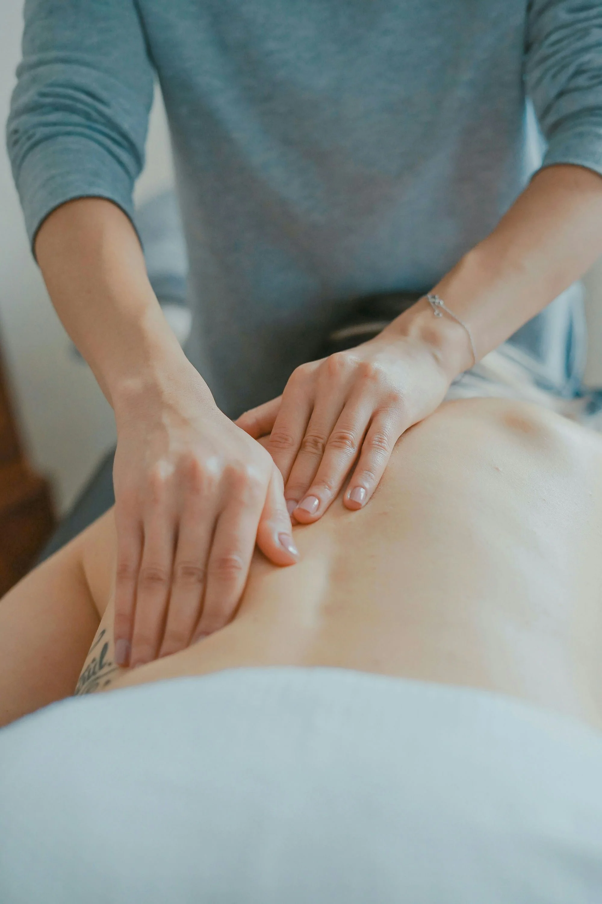 CBD Deep Tissue and Hot Stone Massage plus Foot Massage - Image 4