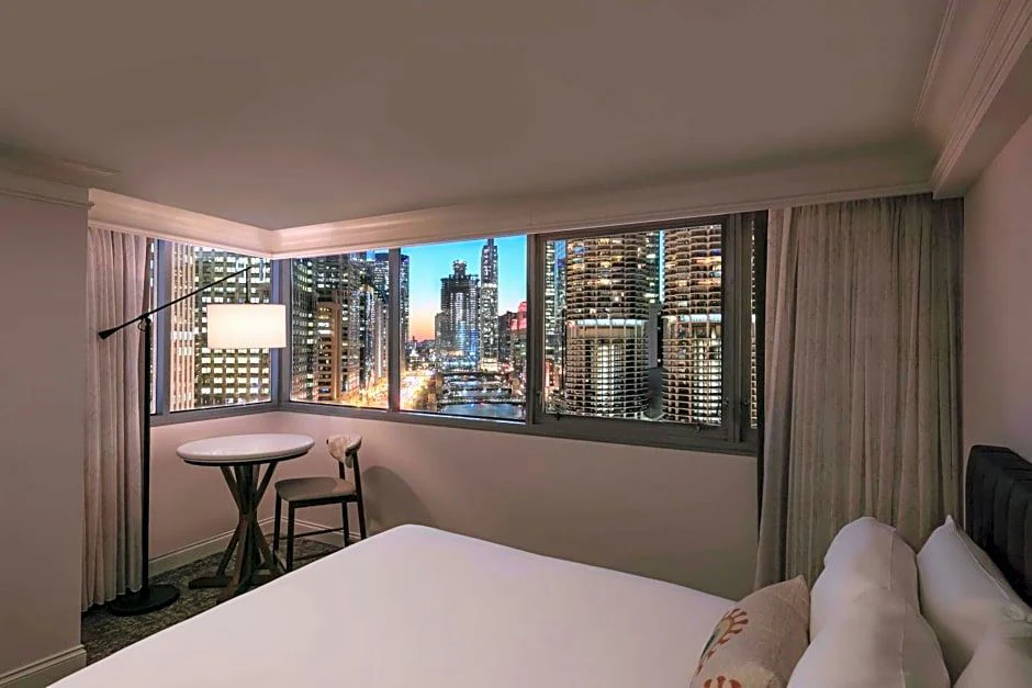 2 Nights in Chicago + Michelin Dining Experience: Getaway & Gourmet Bites - Image 13