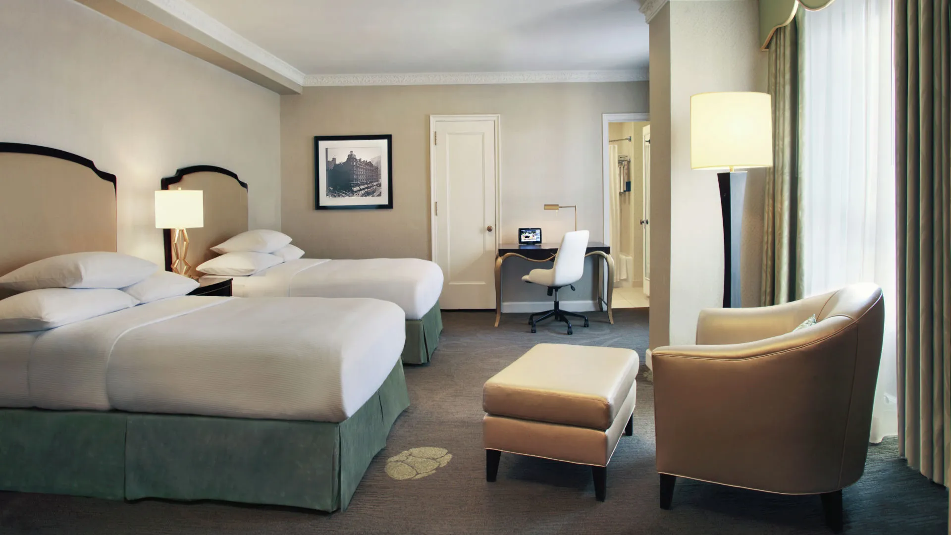 2 Nights in Chicago + Michelin Dining Experience: Getaway & Gourmet Bites - Image 7