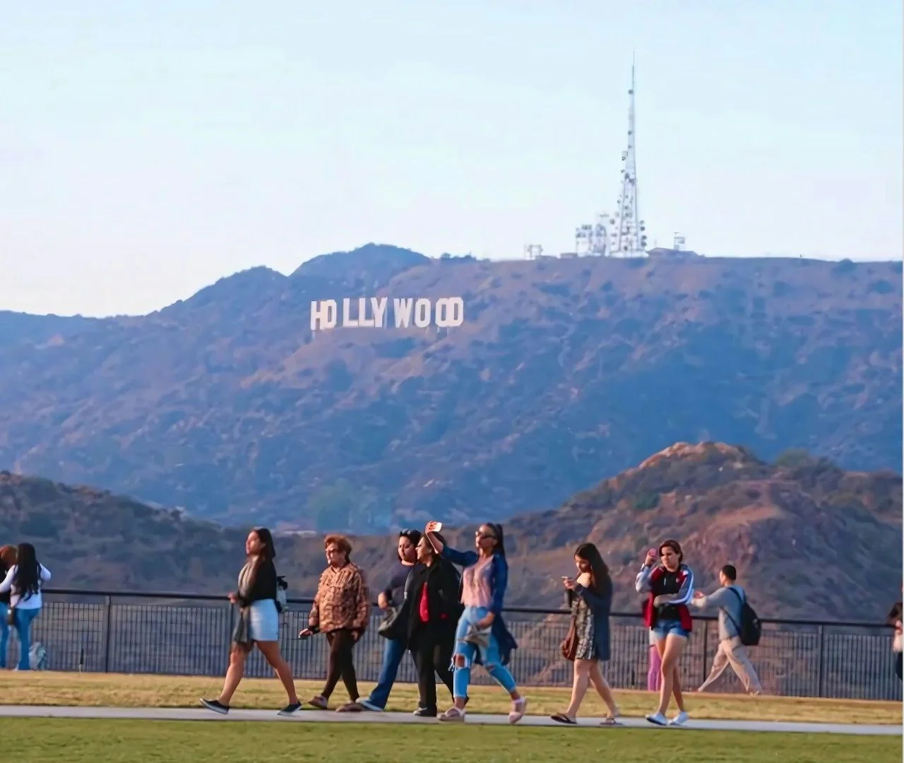 City & Beach Bus Tour with Hollywood & Griffith Observatory - Image 2