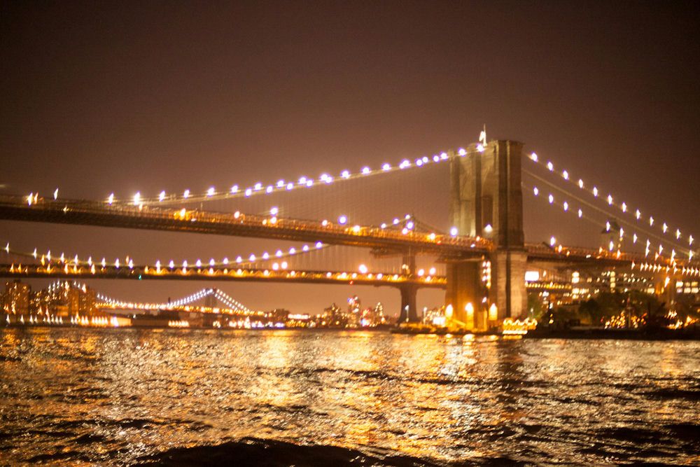 City Lights & Champagne Cocktail Sail - Image 5