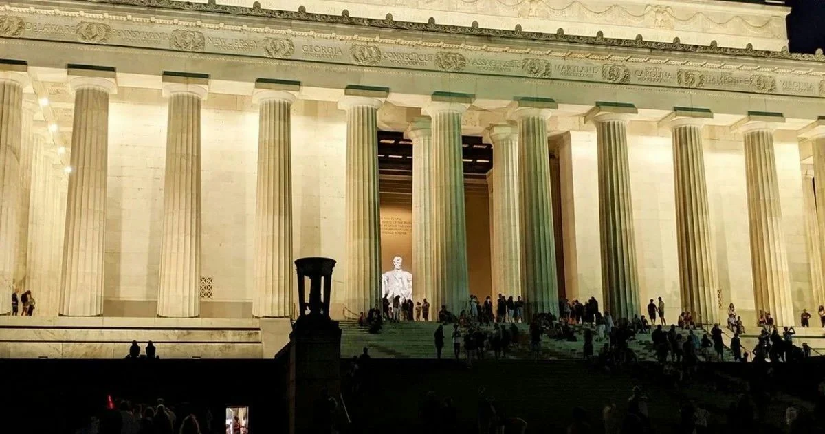 Classic Washington DC at Dusk Evening Bus Tour - Image 2