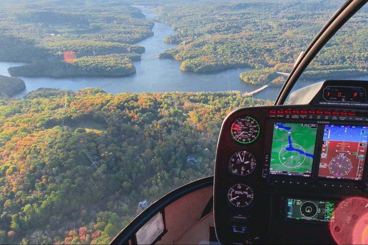 Couples Private Hudson Valley Fall Foliage Helicopter tour from Westchester - Image 4