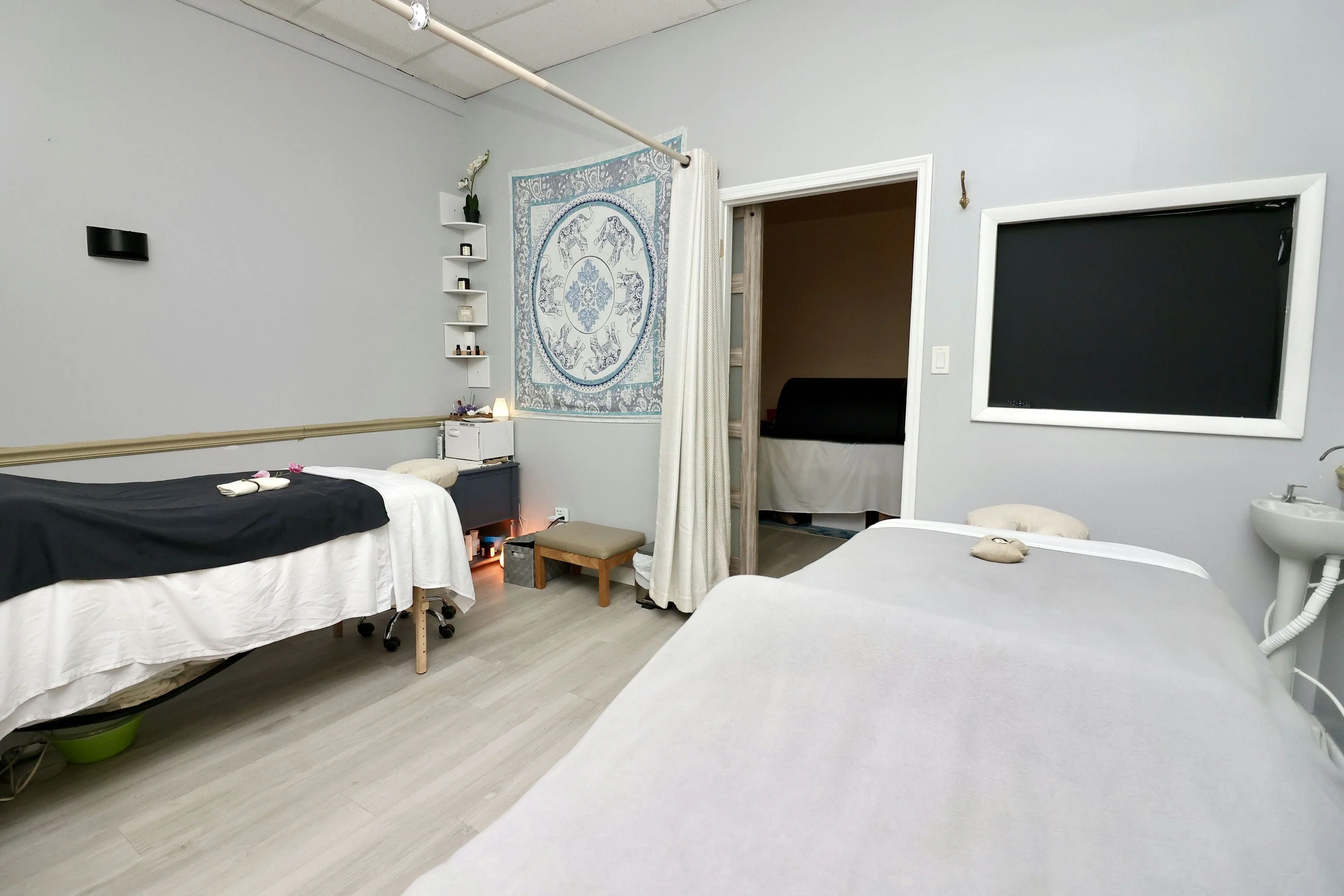 Couples Therapeutic Massage in Palm Beach - Image 5