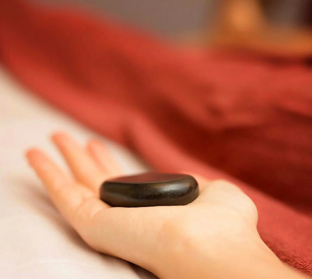 Couples Traditional Thai Massage with Hot Stone - Image 5
