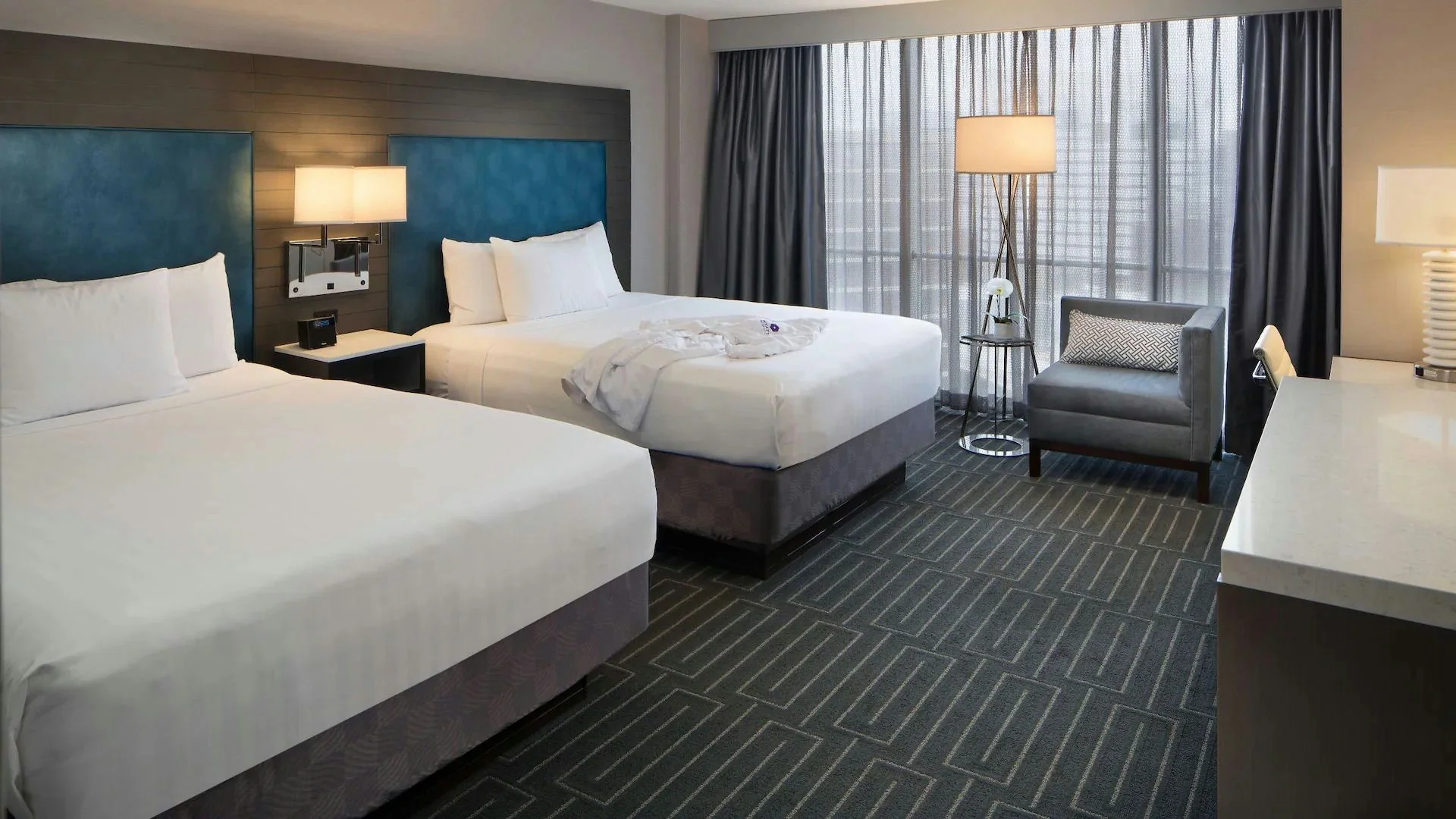 Cozy Midwest Retreat: One-Night Hotel Experience - Image 8