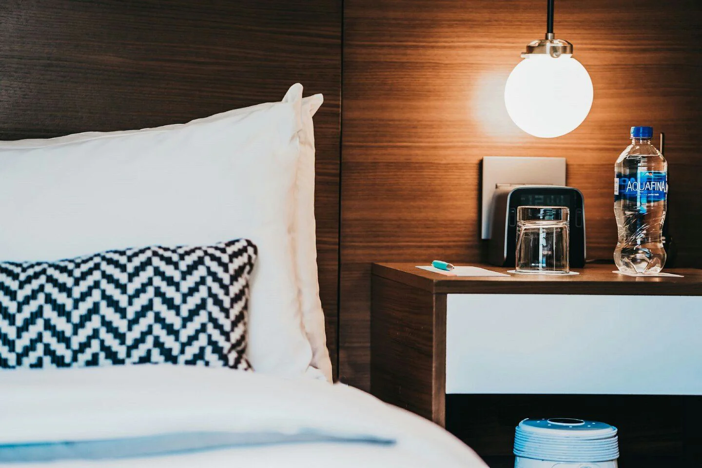 Cozy Midwest Retreat: One-Night Hotel Experience - Image 9