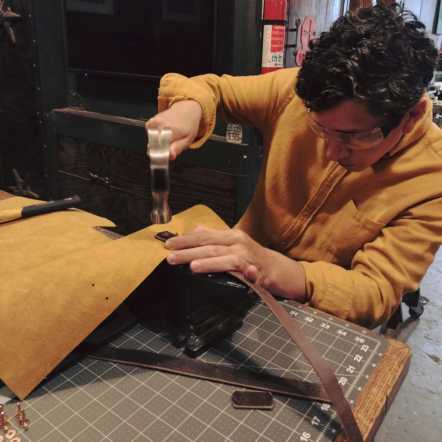 Date Night Craft a Leather Bag Experience for two - Image 3
