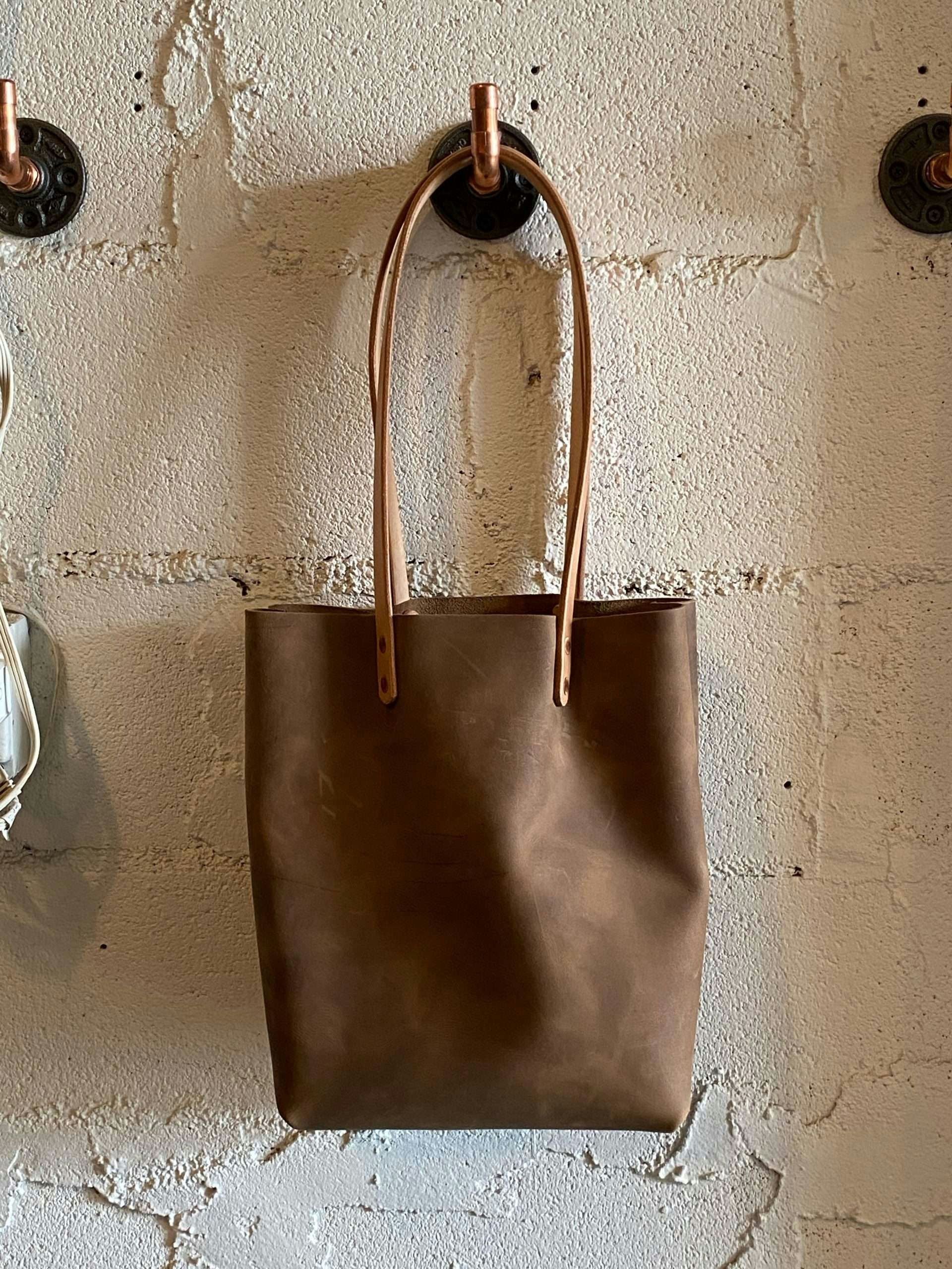 Date Night Craft a Leather Bag Experience for two - Image 4