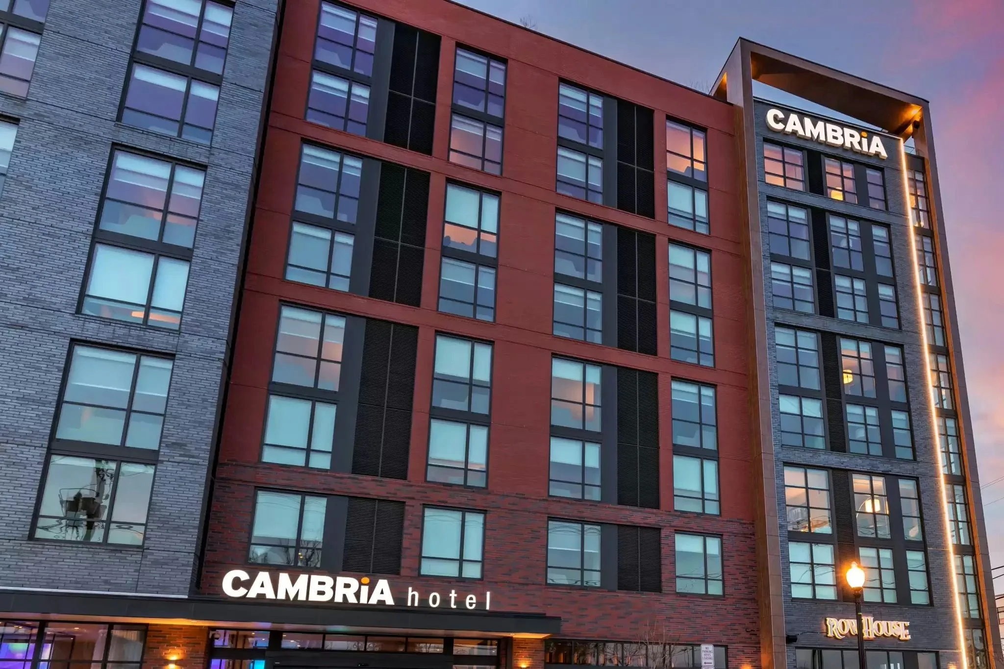 DC Delight: One-Night Hotel Stay Gift - Image 7