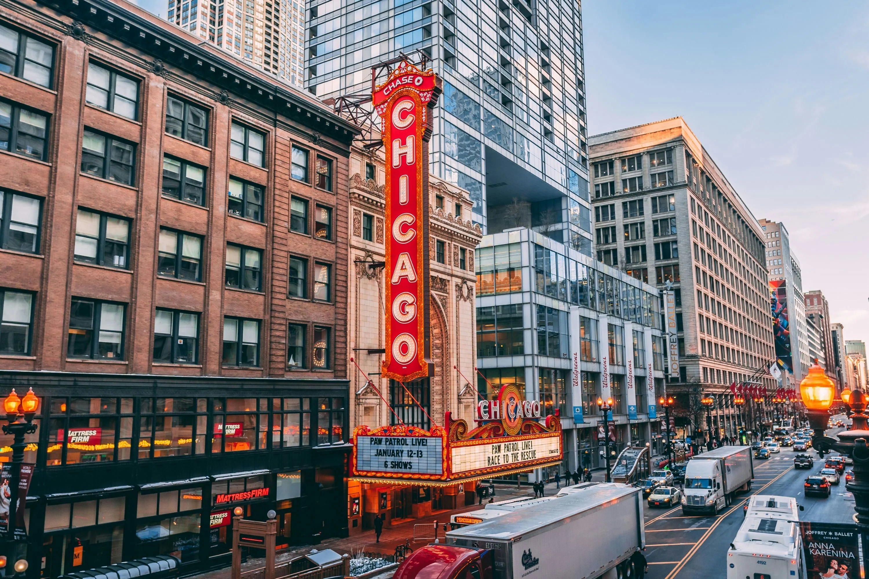 Discover Historic Chicago Food Tour - Image 5