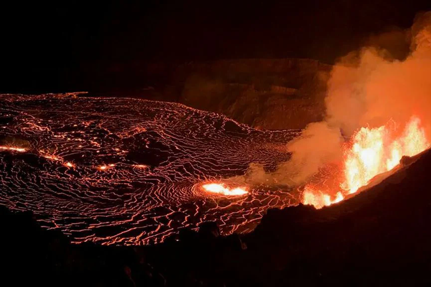Doors off or on Kilauea Volcano Eruption Helicopter Tour - Image 8