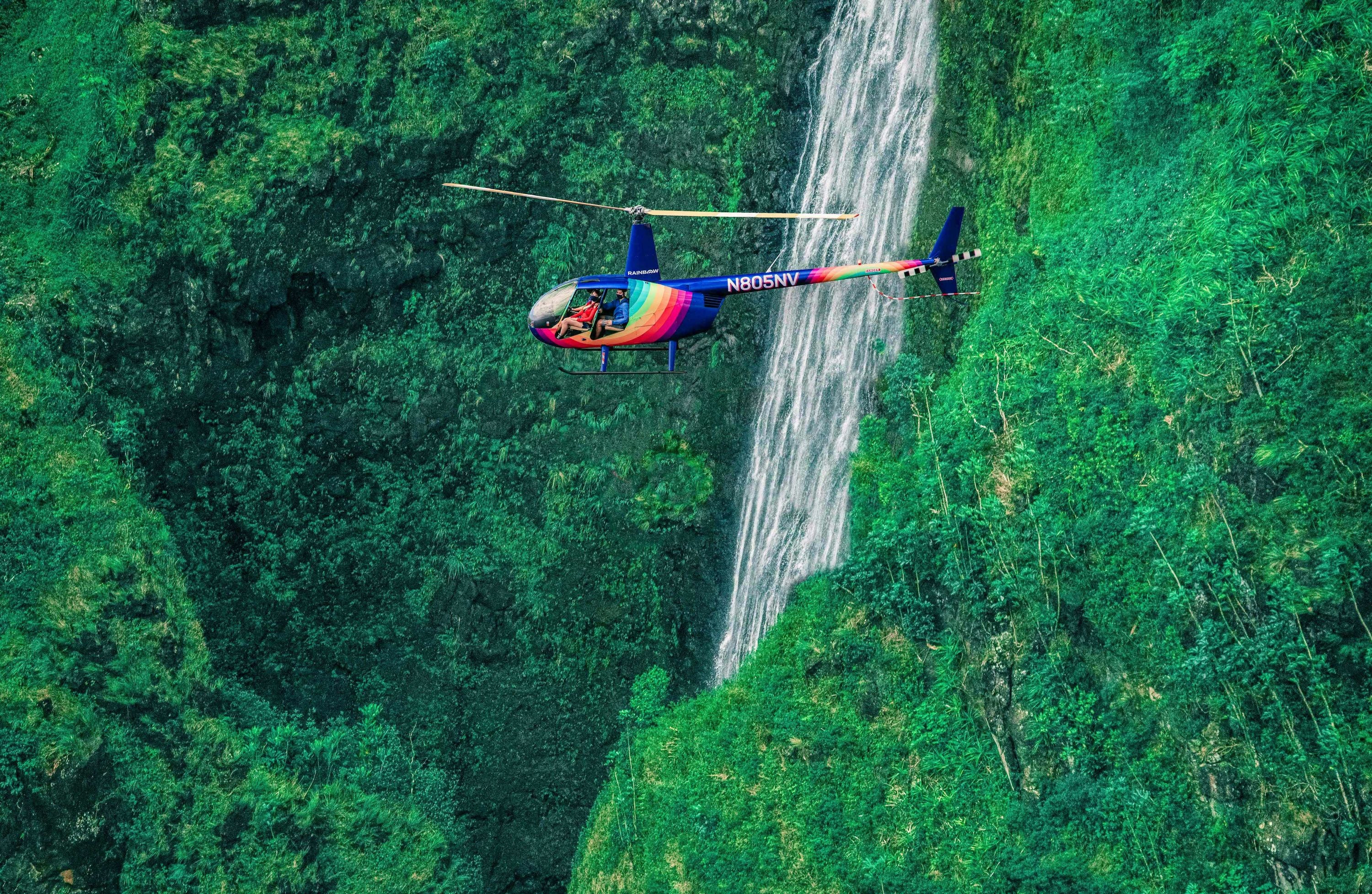 Doors Off Royal Crown of Oahu Helicopter Tour - Image 11