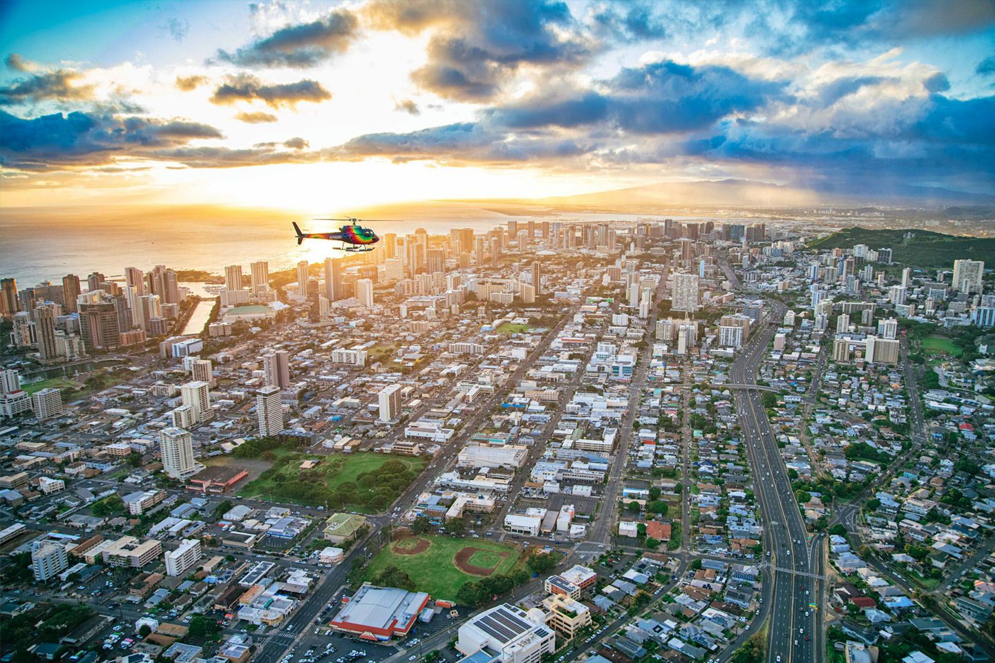 Doors Off Waikiki Sunset Helicopter Tour - Image 4