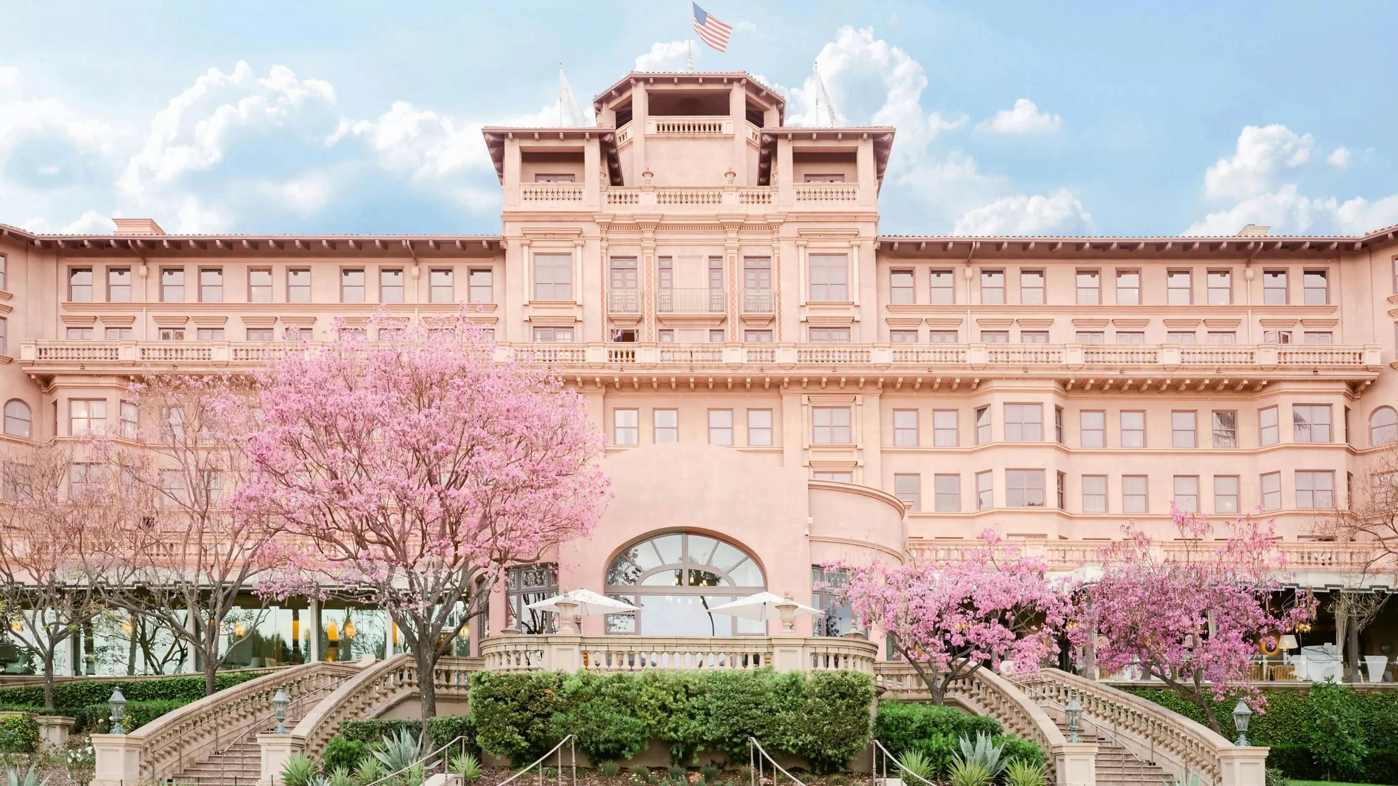 Dreamy LA Getaway: 1-Night Hotel Experience - Image 7