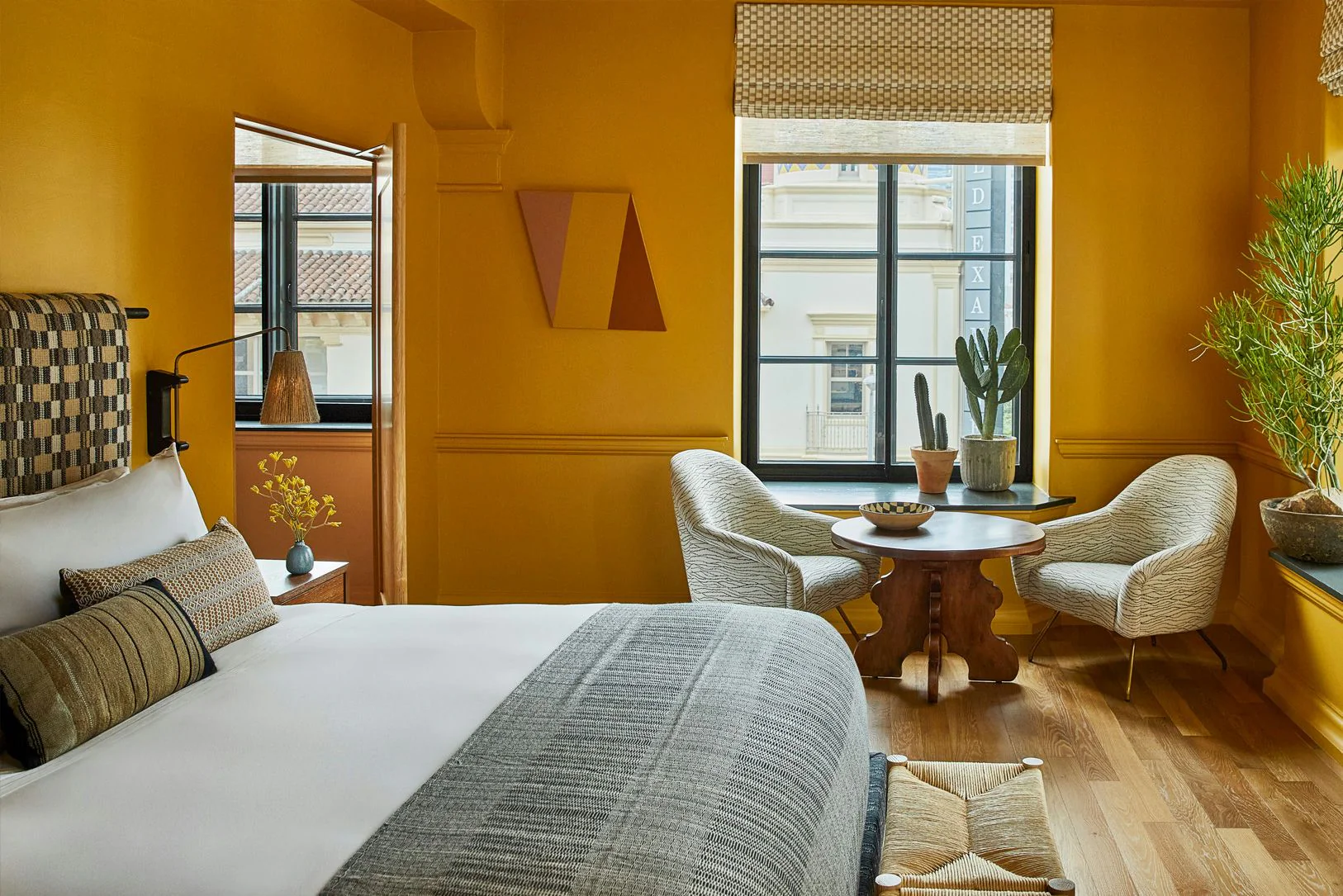 Dreamy LA Getaway: 1-Night Hotel Experience - Image 9