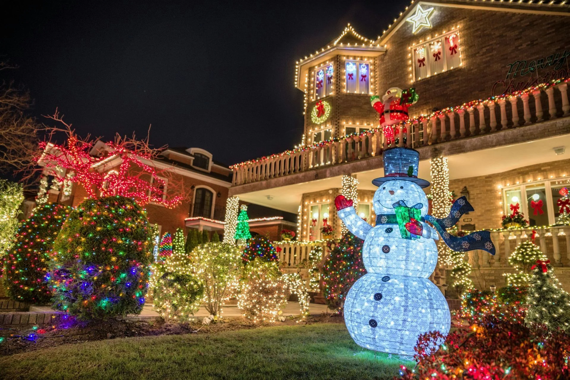 Dyker Heights Holiday Lights Walking Tour with Luxury Bus Transportation