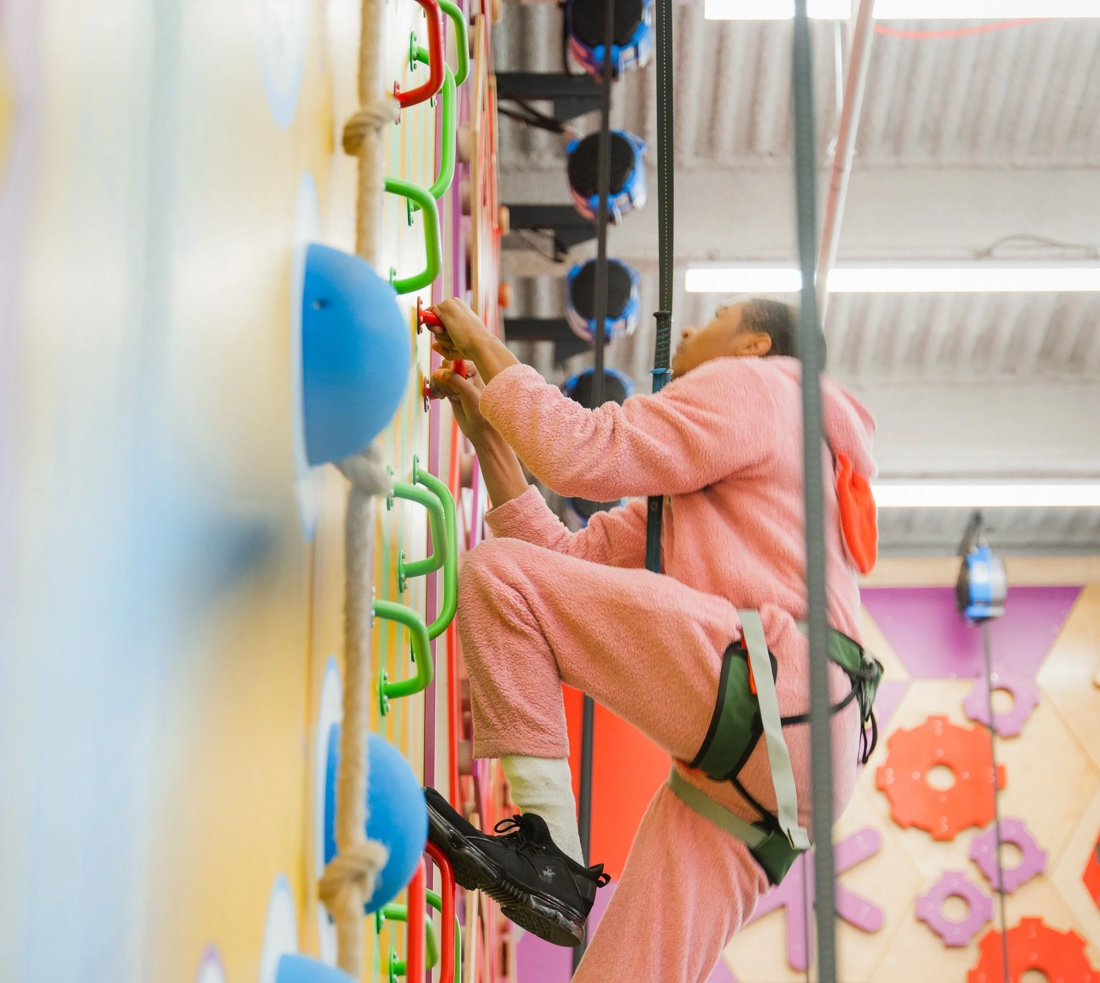 Family Climbing Package in South Gate - Image 4