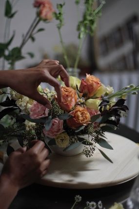 Fresh Florals Private Group Workshop - Image 4