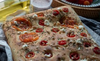 Learn to Bake Fresh Focaccia Bread with Pesto in Manhattan - Image 3