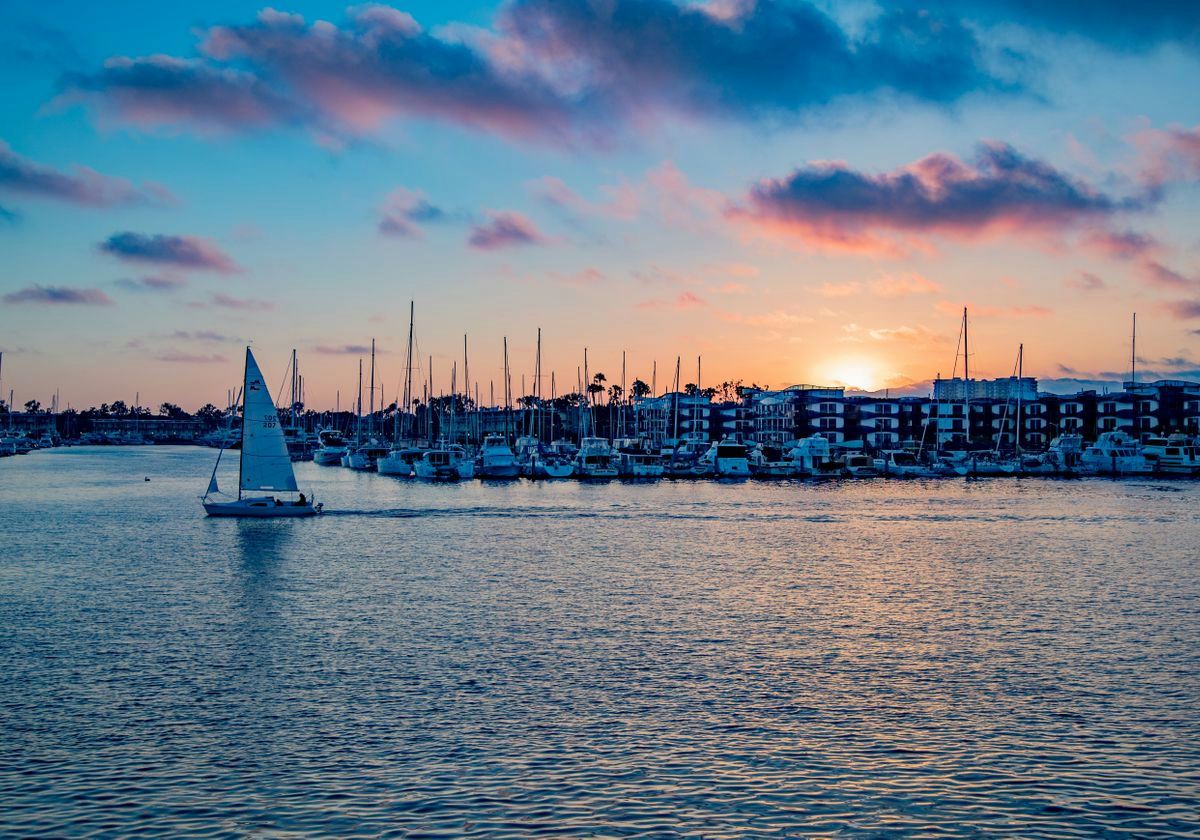 Friday Premier Dinner Cruise in Marina del Rey - Image 3