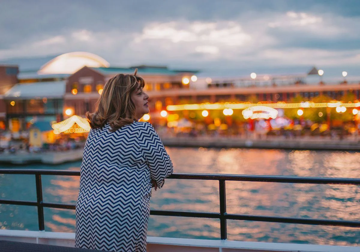 Friday Signature Dinner Cruise on Lake Michigan - Image 5