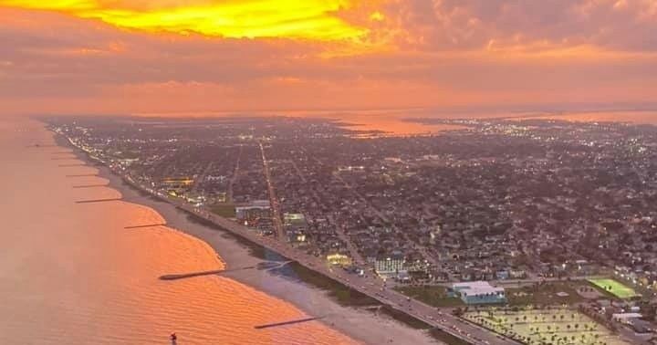 Galveston Beach Helicopter Tour For 2 - Image 5