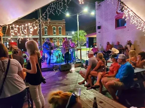 Galveston Pub Crawl - Image 5