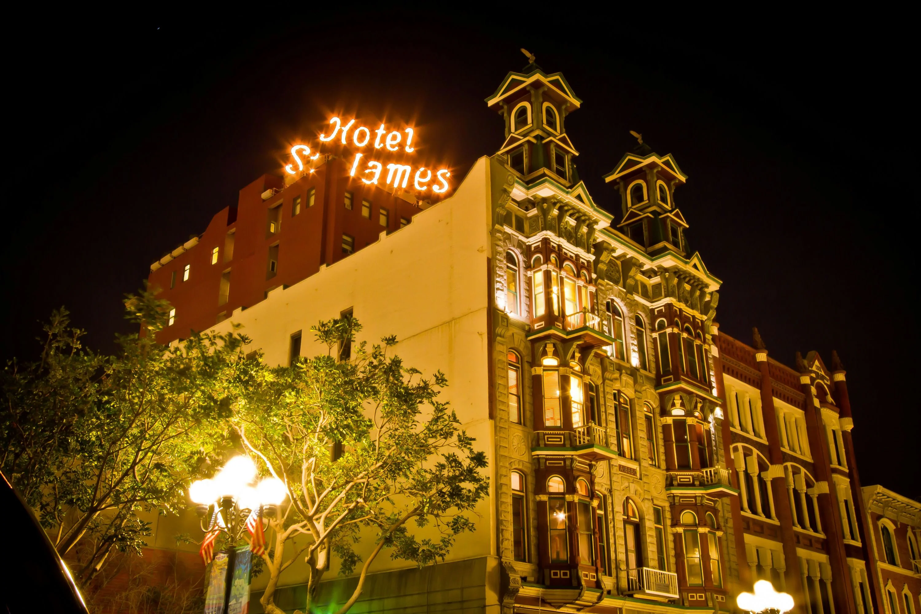 Gaslamp Quarter Brothels, Bites & Booze Tour - Image 4