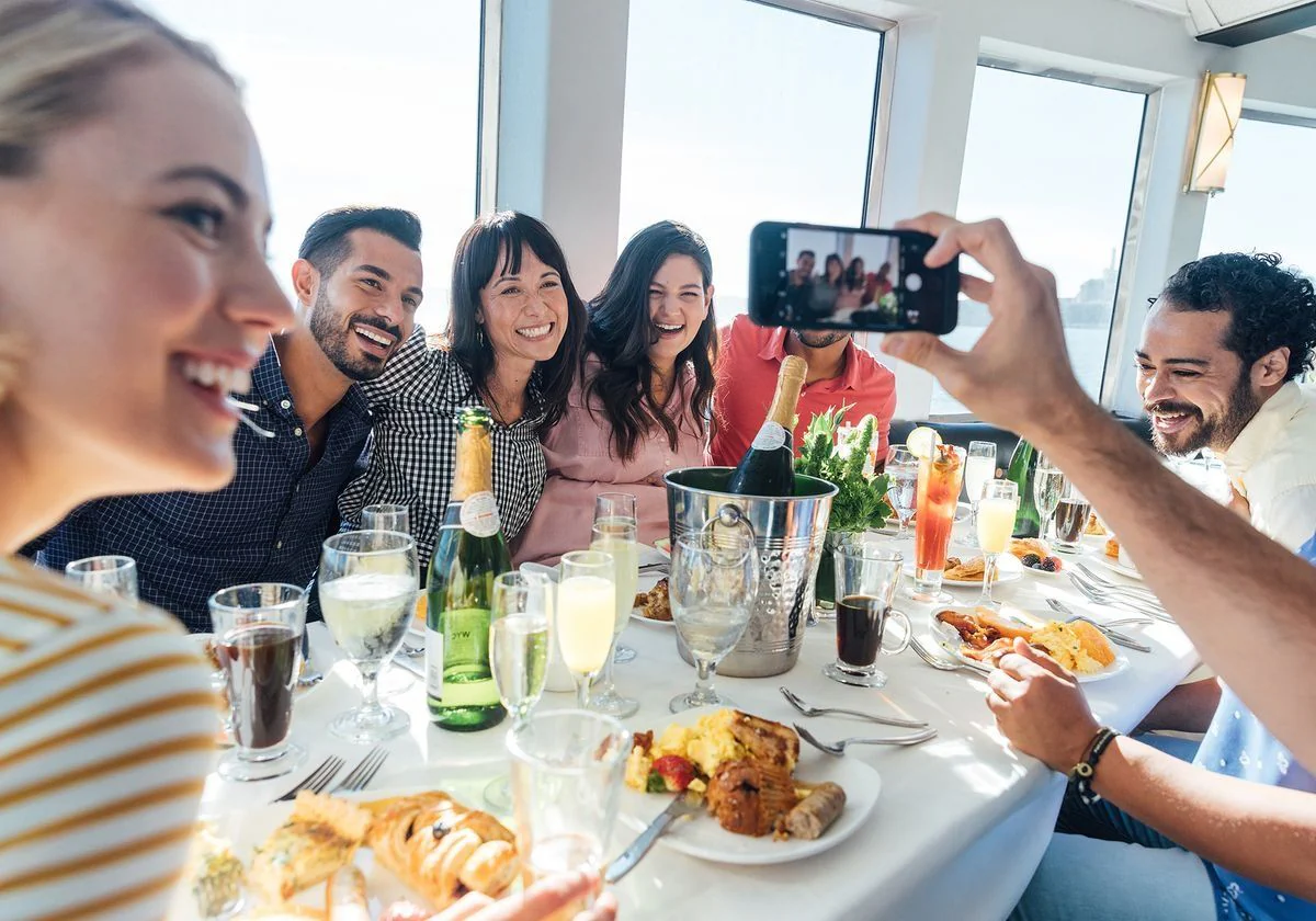 Unlimited Mimosas Premier Brunch Cruise in San Diego - Image 4
