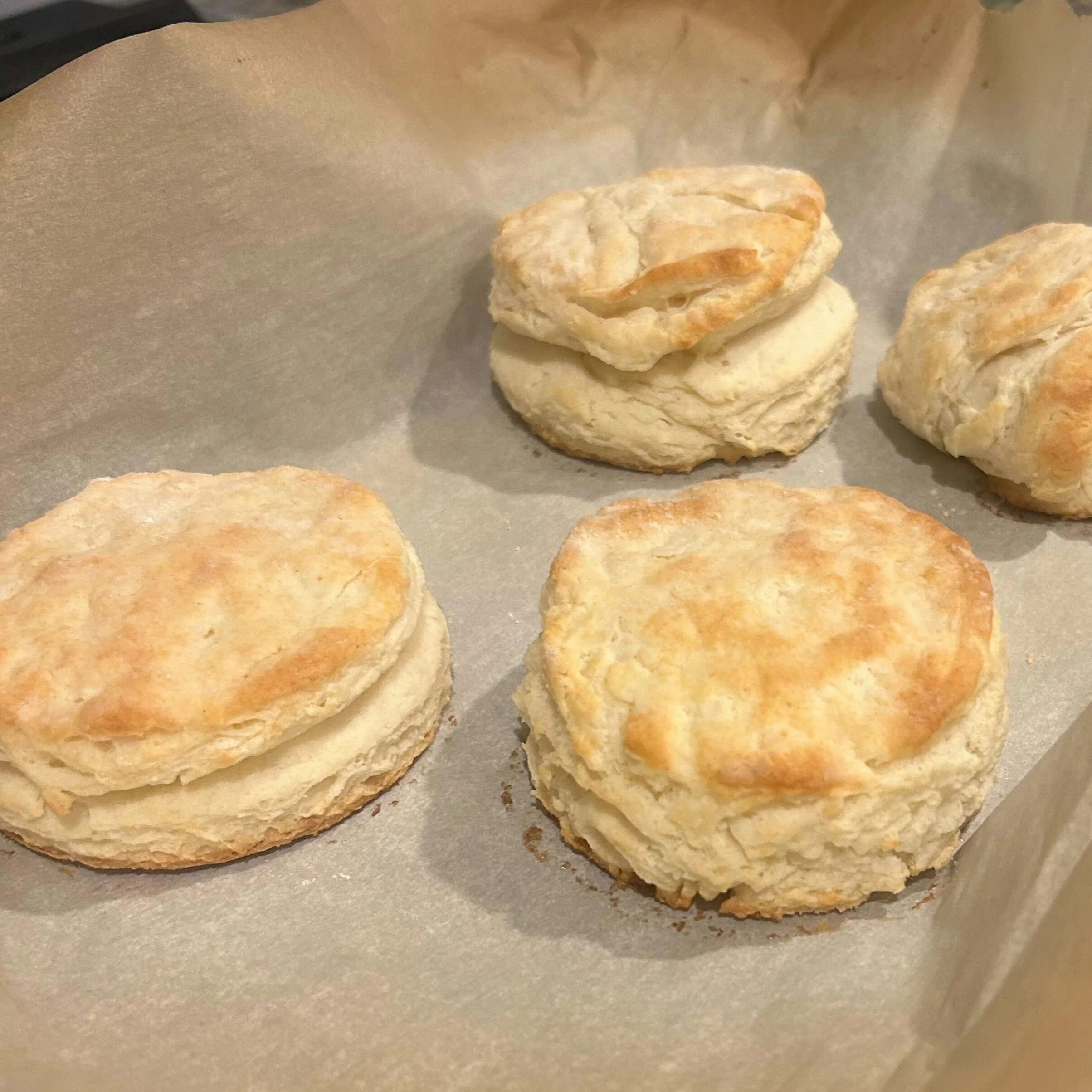 Historic Market Food Tour and Biscuit Class - Image 4