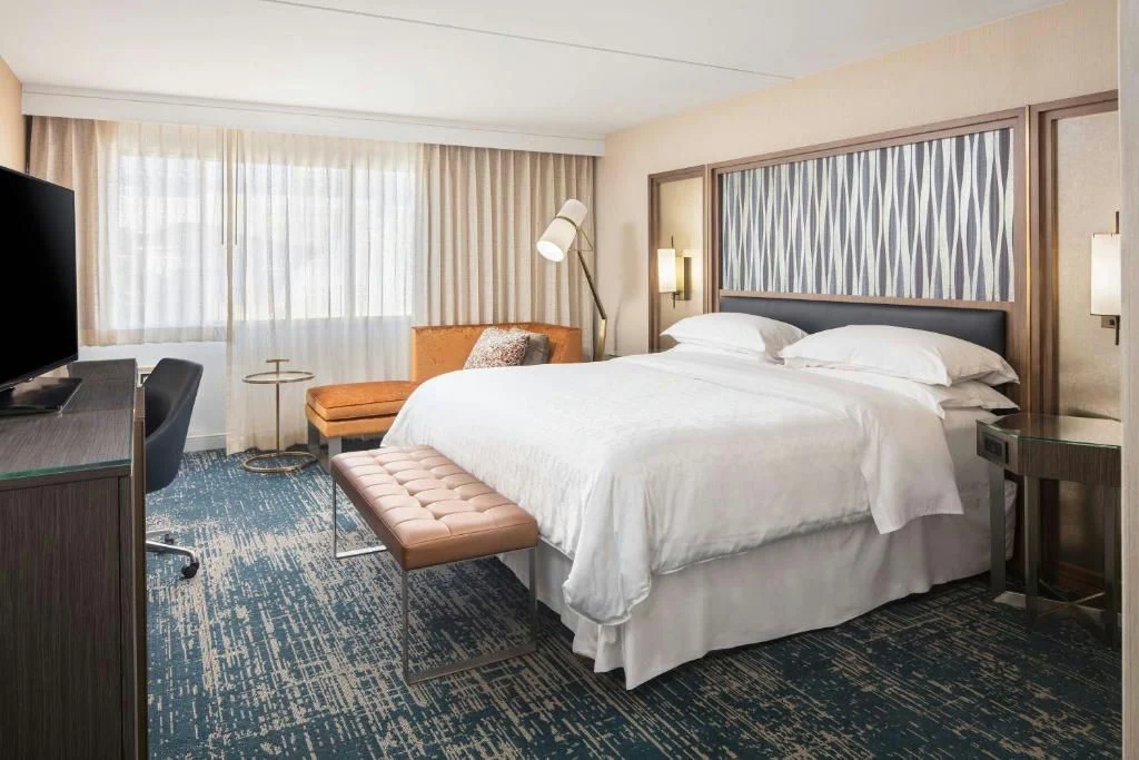 LA Bliss: 1-Night Hotel Experience - Image 5