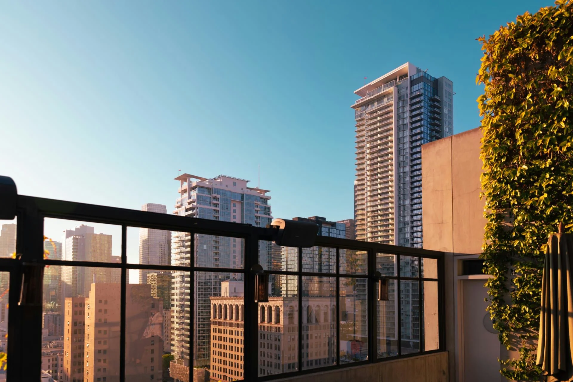 1 Night in LA + Spa Experience: Luxe & Spa Bliss - Image 5