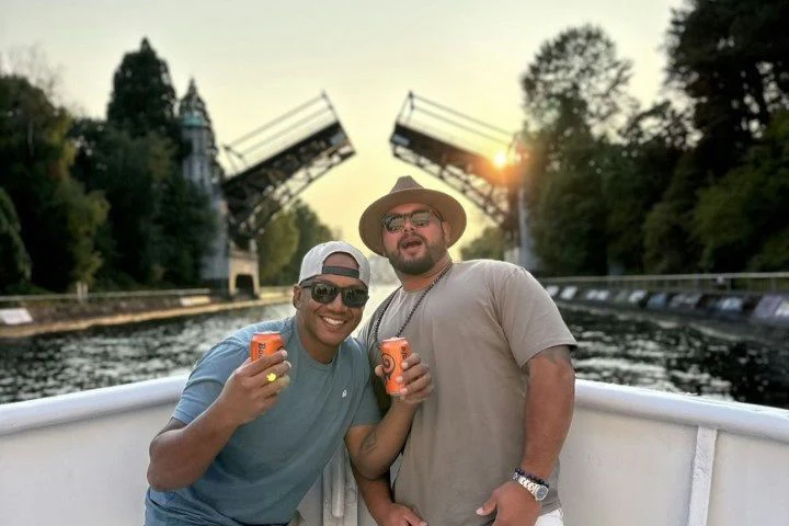 Lake Union Happy Hour Sunset Cruise - Image 2