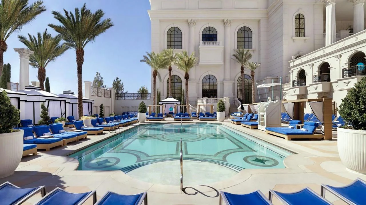 Las Vegas Lights: 1-Night Hotel Stay - Image 9