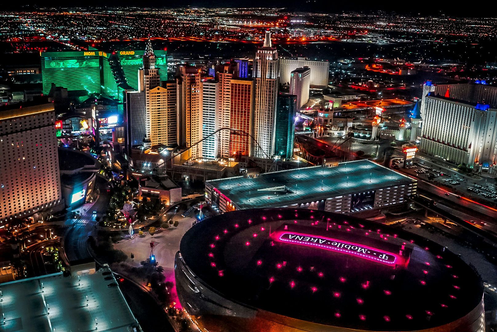 Las Vegas Strip Highlights Night Helicopter Tour - Image 3