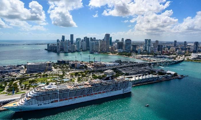 Learn to Fly a Helicopter in Fort Lauderdale - Image 3