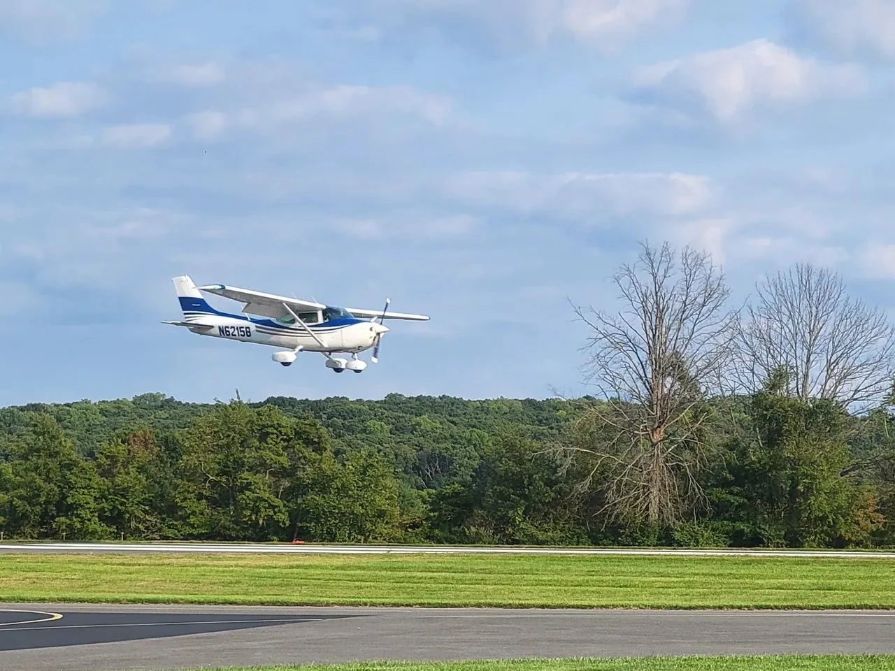 Learn to Fly a Cessna 150 Plane at El Monte Airport - Image 6