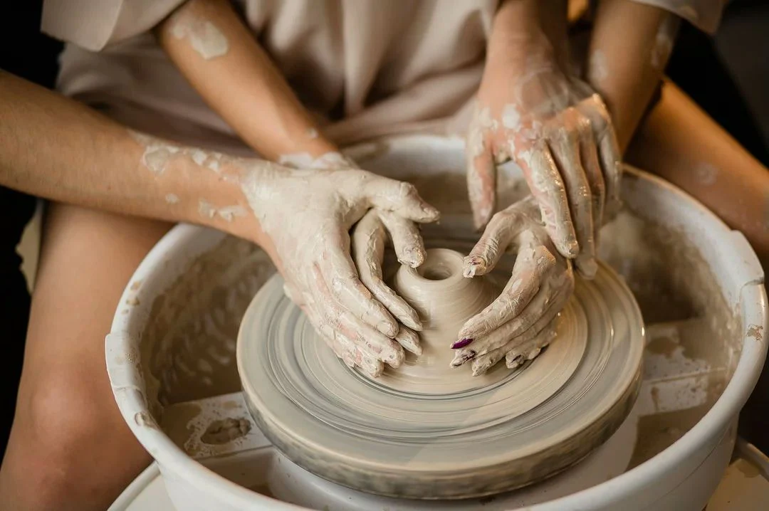 Los Angeles Romantic Date Night Pottery and Painting Class - Image 4