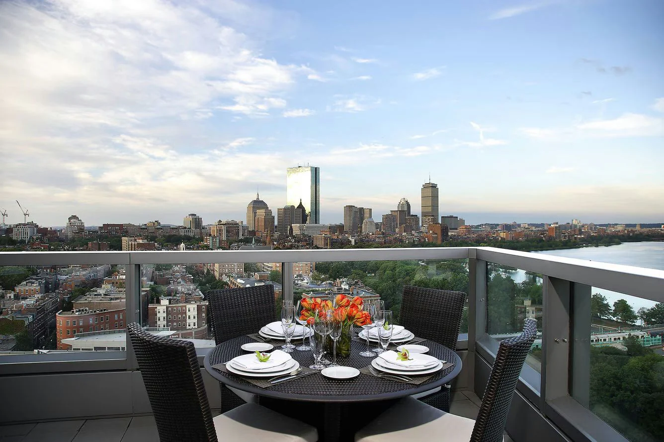 Luxury New England Getaway: One-Night Hotel Stay - Image 18