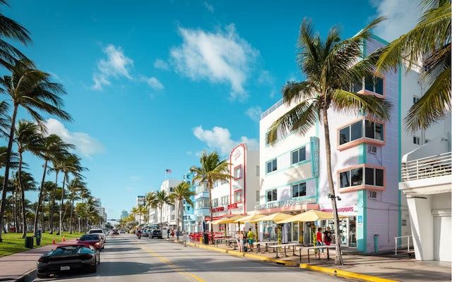 Miami Beach Art Deco Exploration Game