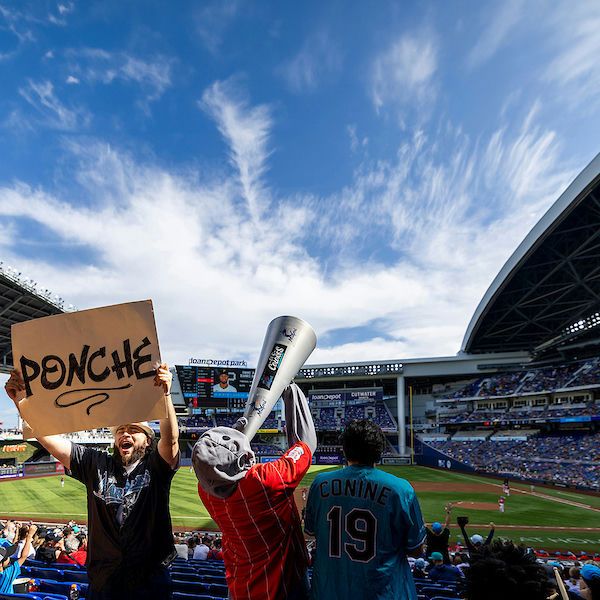 Miami Marlins Baseline Tickets & BallPark Bites & Drinks for Two - Image 8