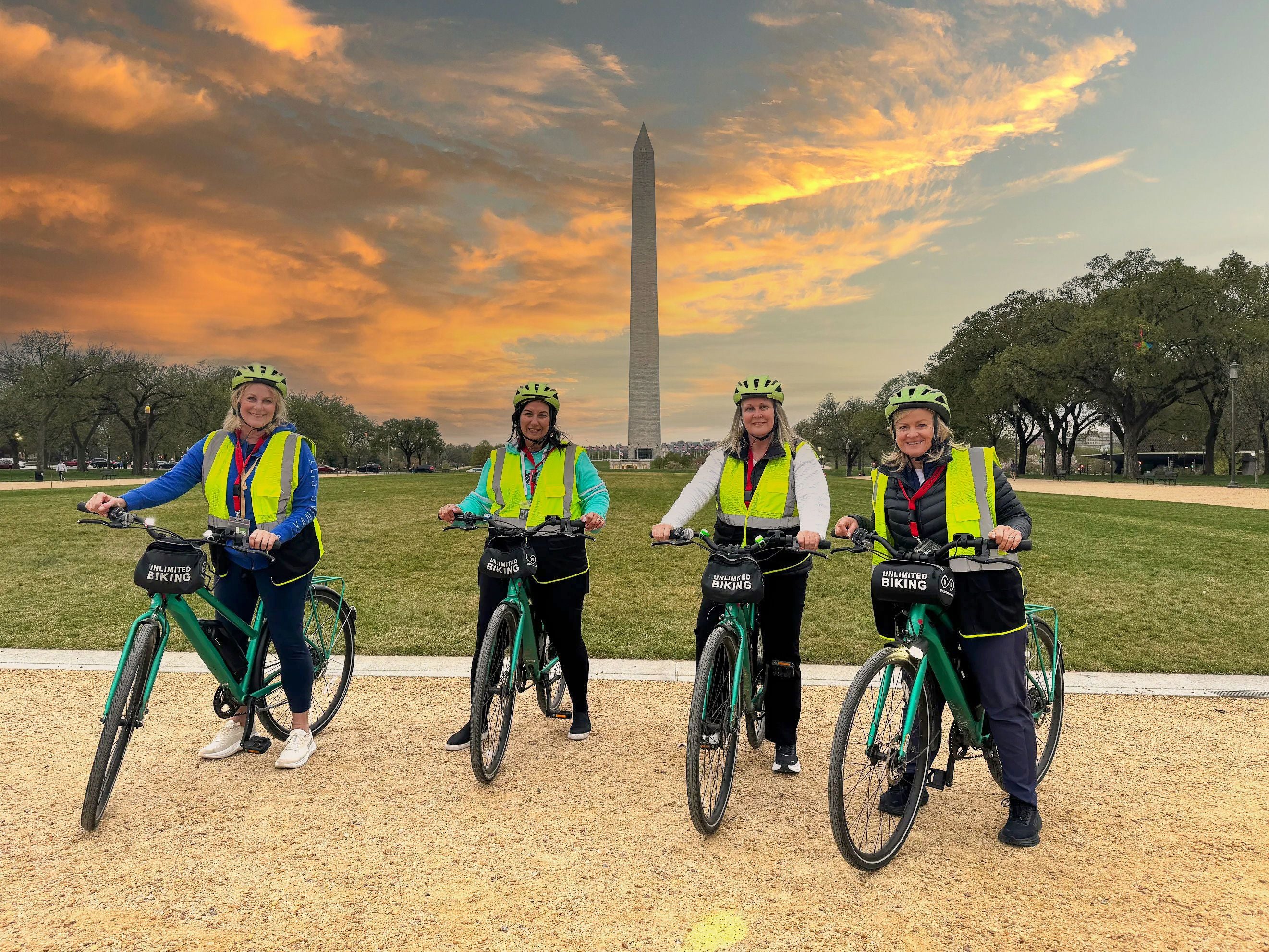 Washington DC Monuments at Night Bike Tour - Image 5